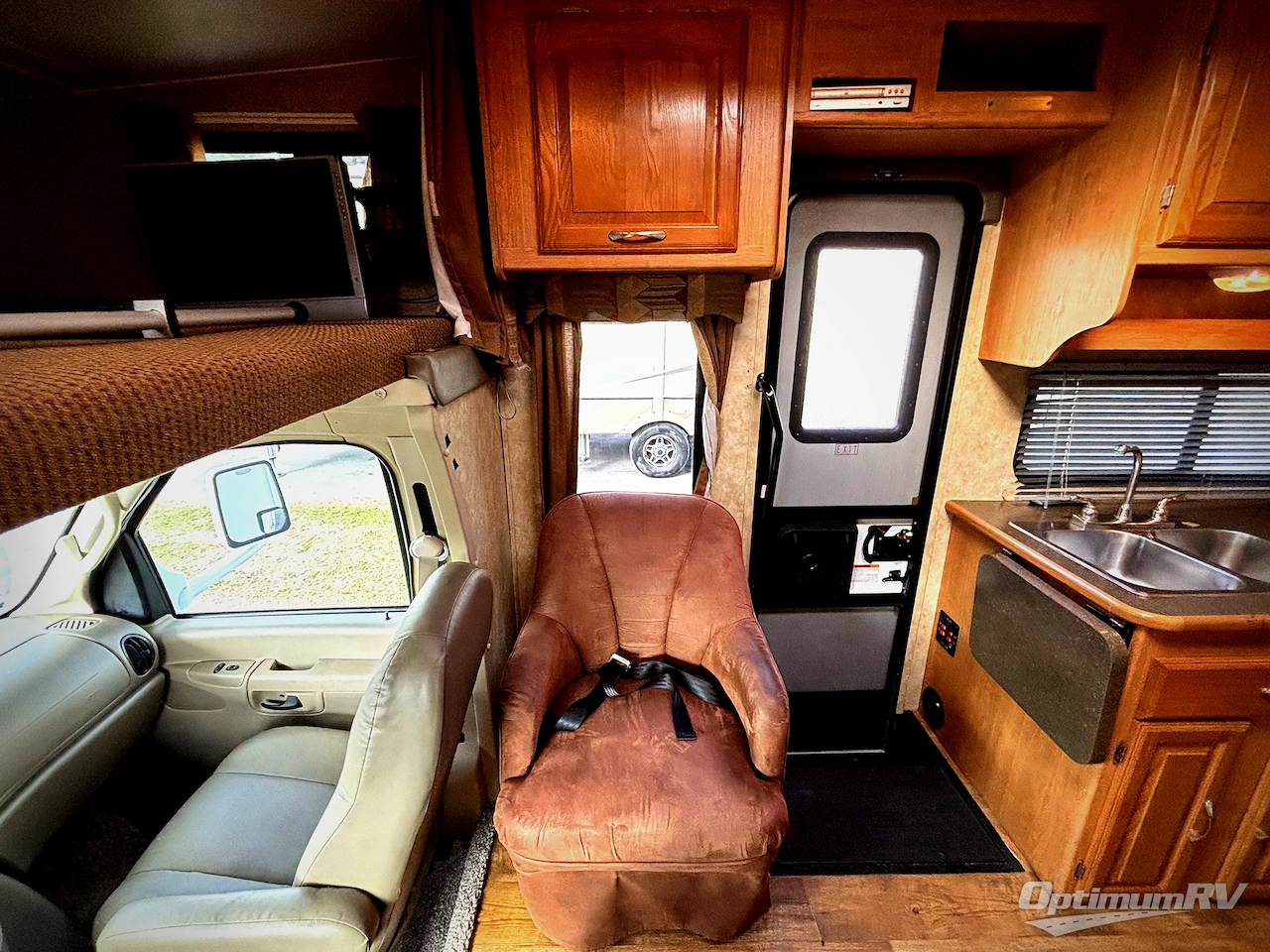 2009 Coachmen Freelander 3150SS Photo 12