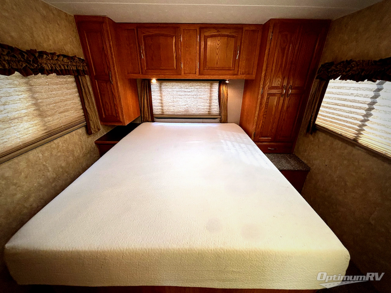 2009 Coachmen Freelander 3150SS Photo 19