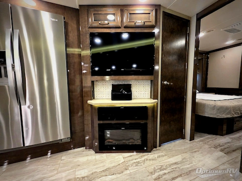 2021 Entegra ACCOLADE XL 37K RV Photo 3