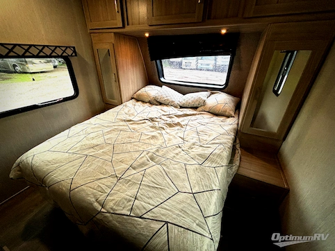 2020 Coachmen Freedom Express Liberty Edition 320BHDSLE RV Photo 2