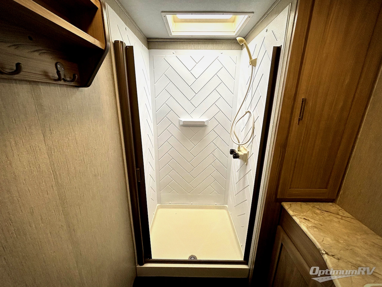 2020 Coachmen Freedom Express Liberty Edition 320BHDSLE Photo 9