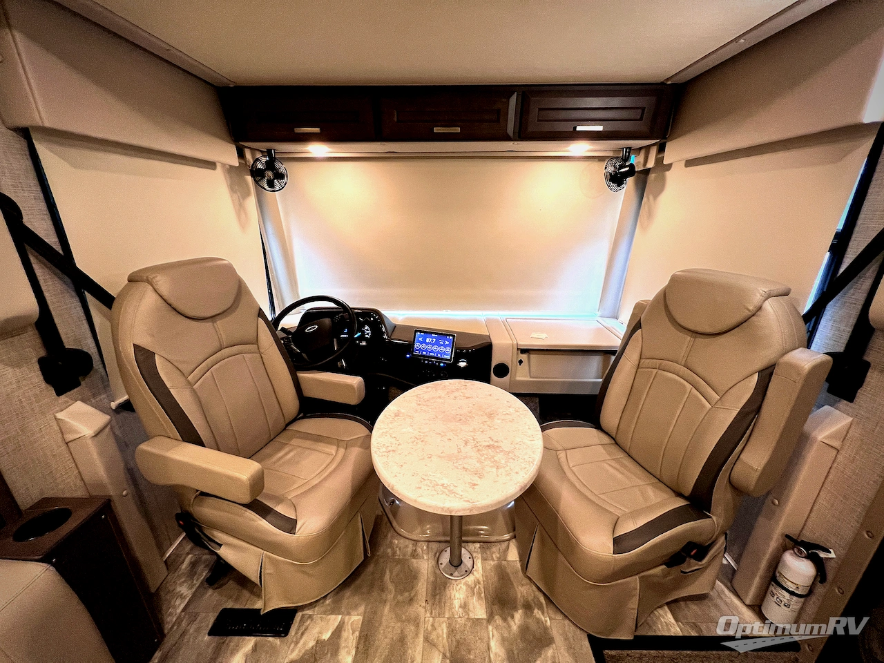 2023 Thor Challenger 37FH Photo 8