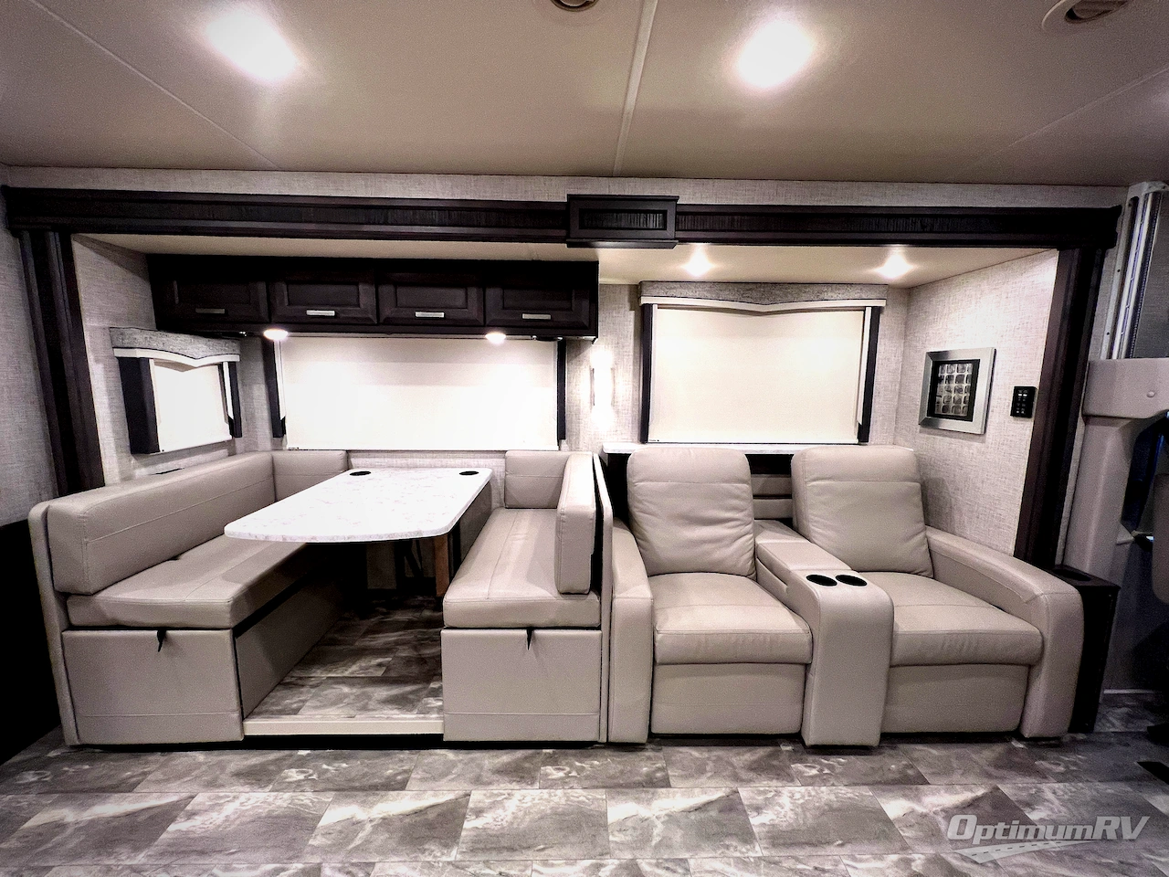 2023 Thor Challenger 37FH Photo 16