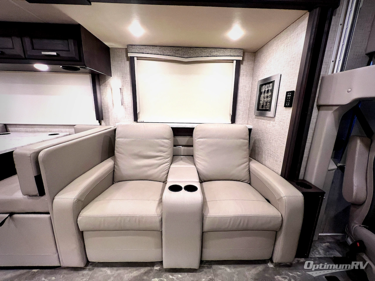 2023 Thor Challenger 37FH Photo 17