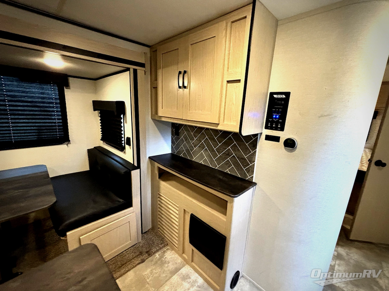 2021 Coachmen Apex Ultra-Lite 293RLDS Photo 11