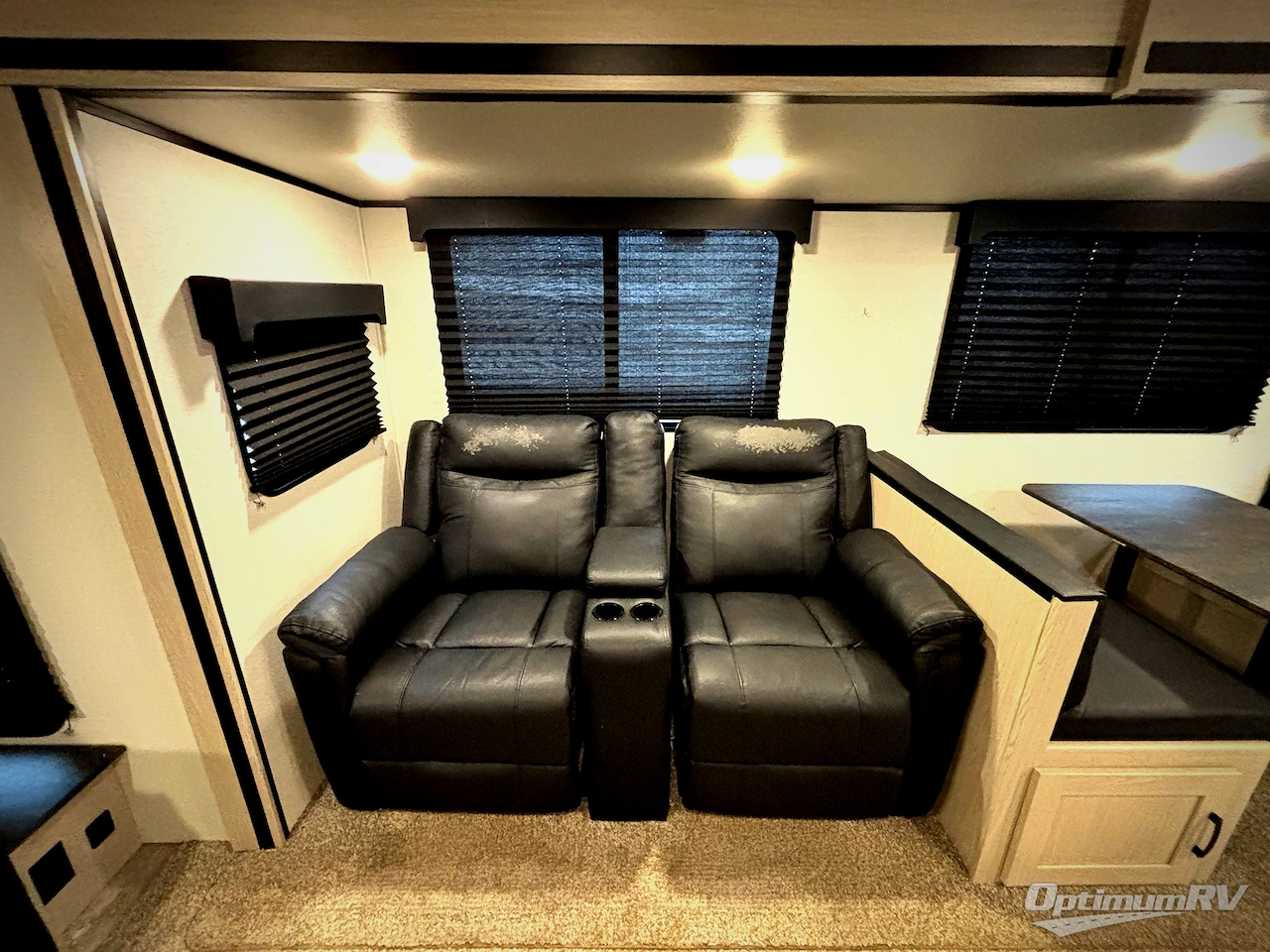 2021 Coachmen Apex Ultra-Lite 293RLDS Photo 14
