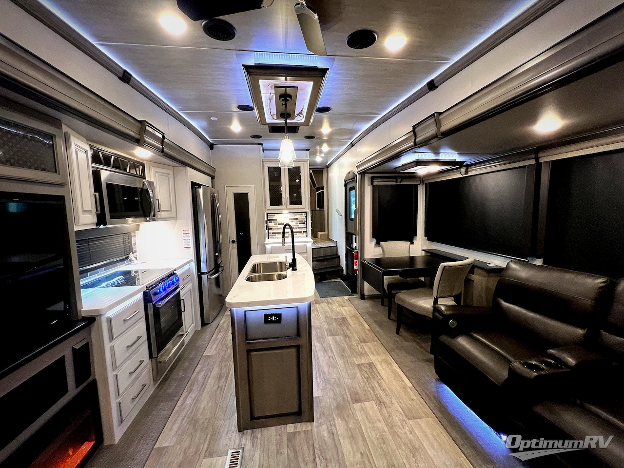 2021 Keystone Montana 3121RL Photo 2