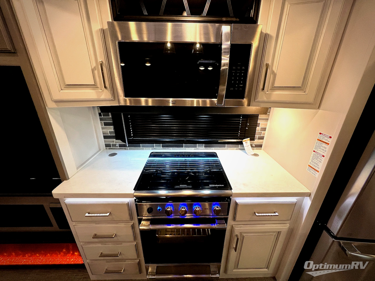 2021 Keystone Montana 3121RL Photo 8