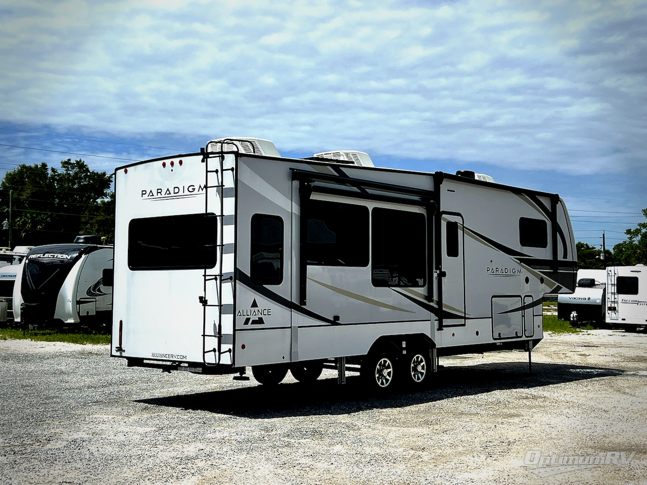 2024 Alliance Paradigm 310RL Photo 2