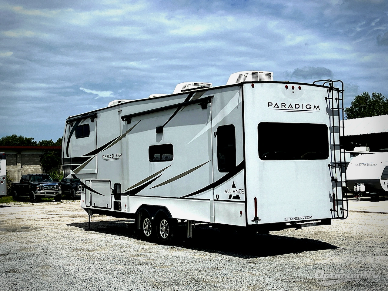 2024 Alliance Paradigm 310RL Photo 3
