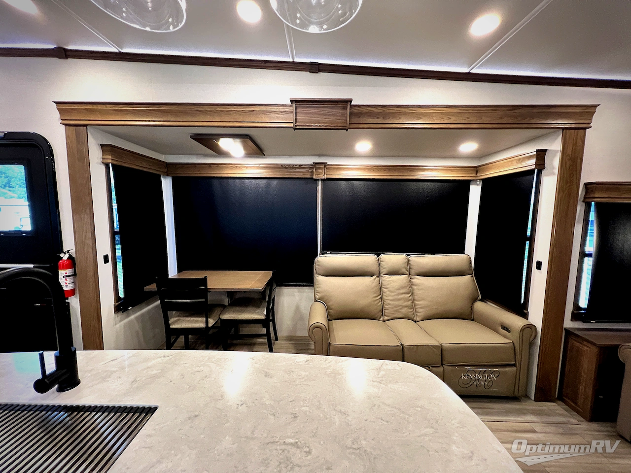 2024 Alliance Paradigm 310RL Photo 10