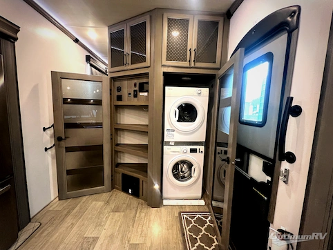 2022 Keystone Montana 3781RL RV Photo 3