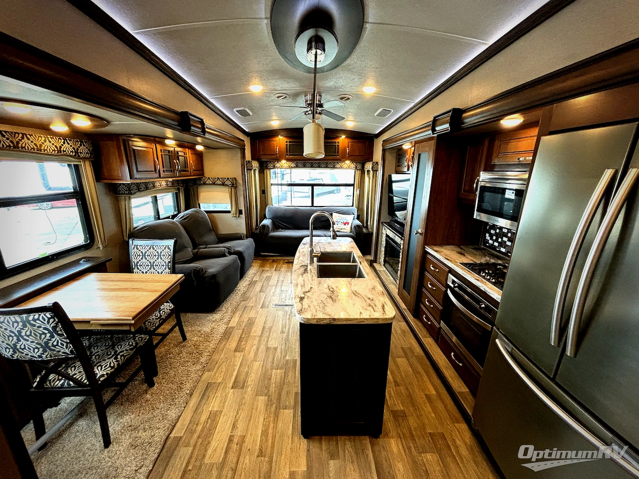 2017 Keystone Montana 3721RL Photo 4