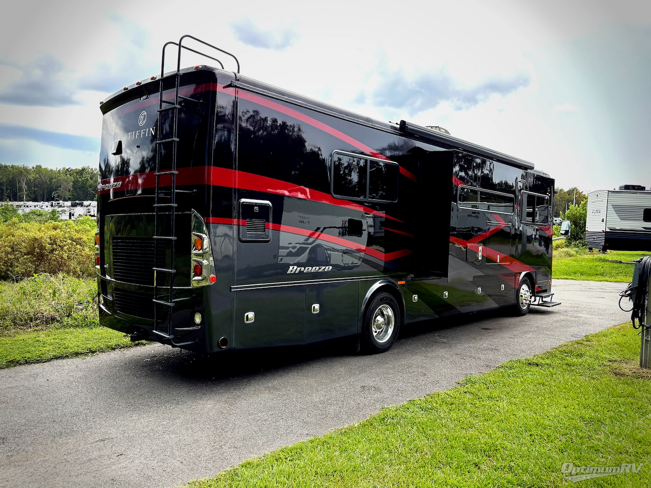 2022 Tiffin Allegro Breeze 33 BR Photo 2