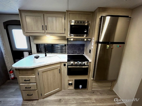 2024 Coachmen Catalina Legacy Edition 293QBCK RV Photo 2