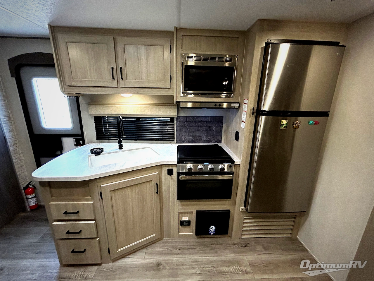 2024 Coachmen Catalina Legacy Edition 293QBCK Photo 6