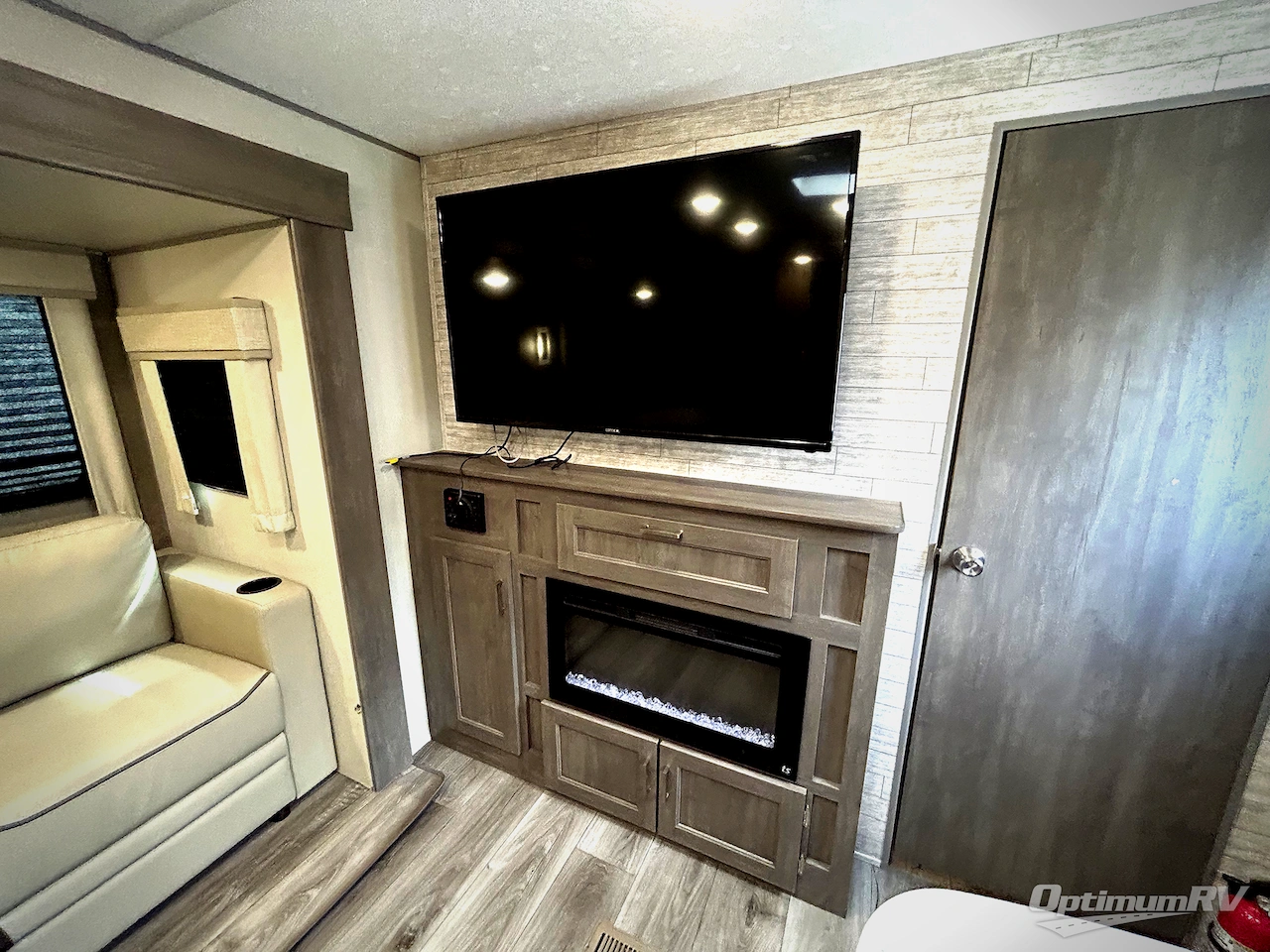 2024 Coachmen Catalina Legacy Edition 293QBCK Photo 9