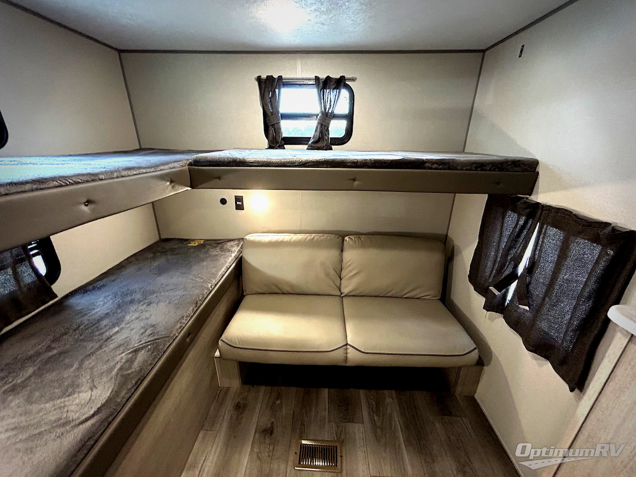 2024 Coachmen Catalina Legacy Edition 293QBCK Photo 15