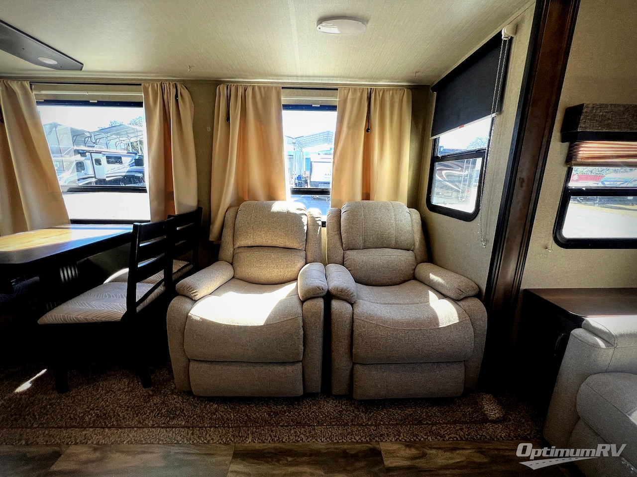 2019 Grand Design Reflection 315RLTS Photo 8