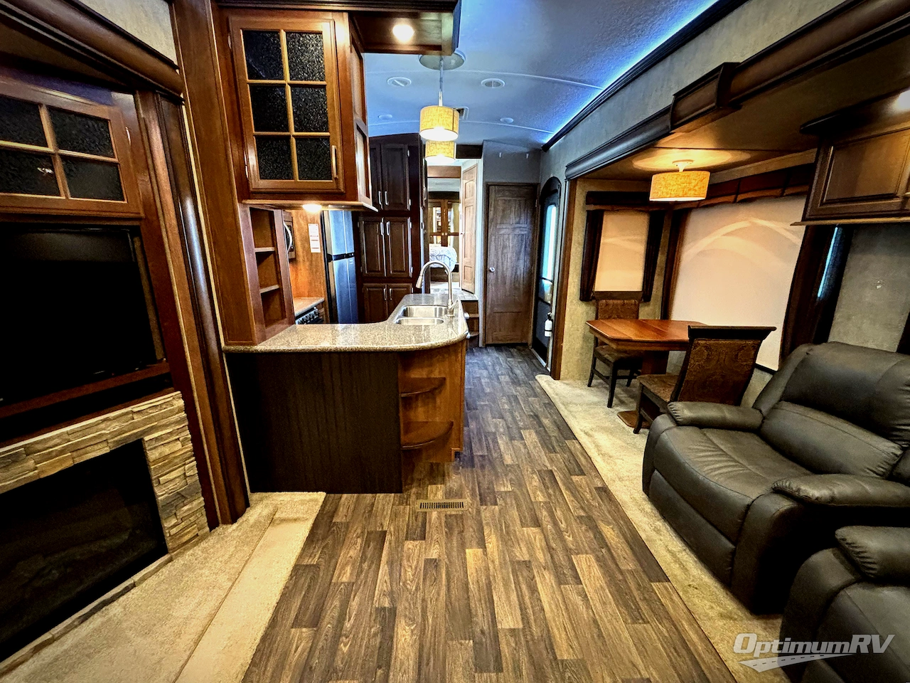 2015 Keystone Montana 3402 RL Photo 5