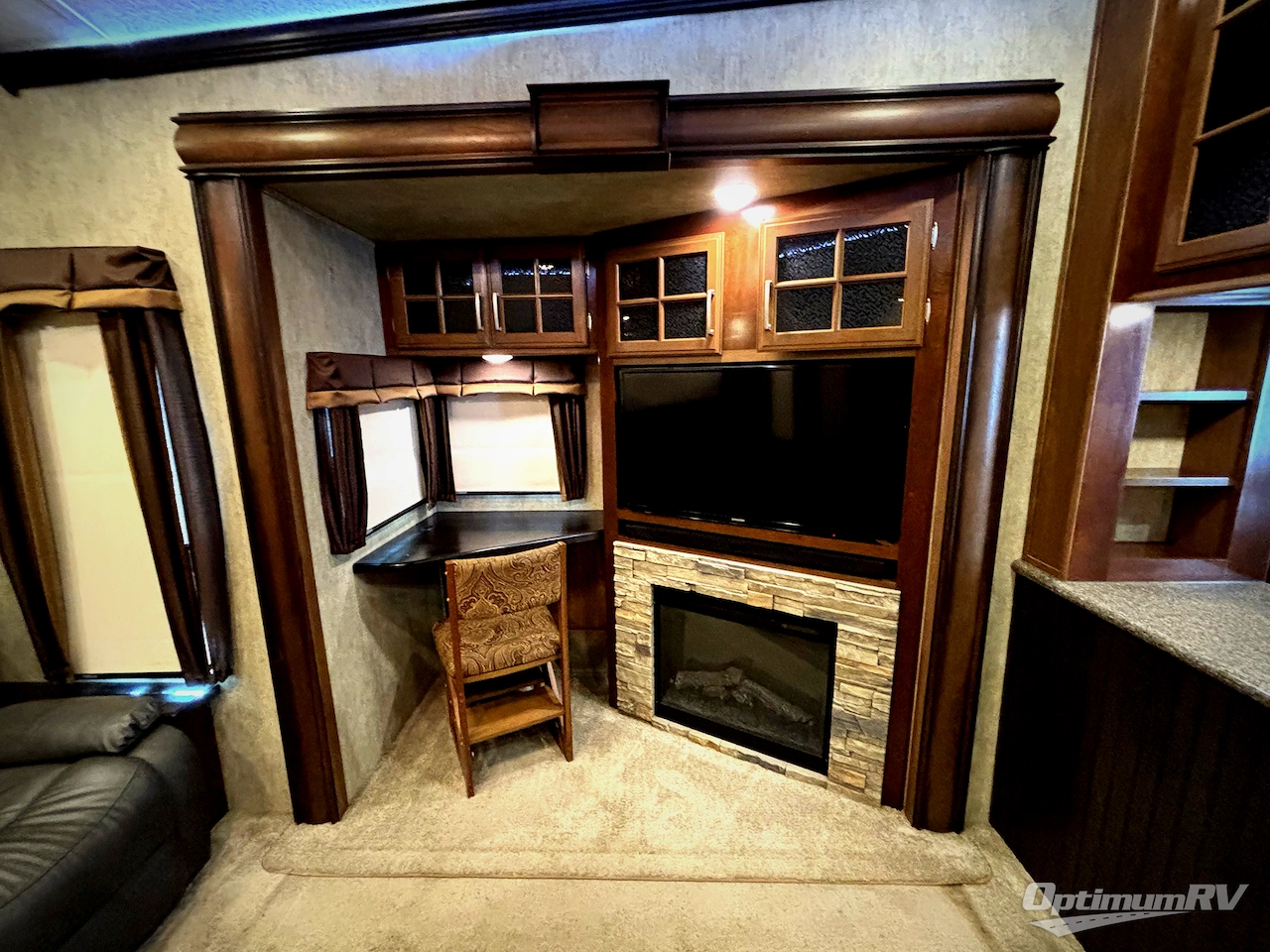 2015 Keystone Montana 3402 RL Photo 17