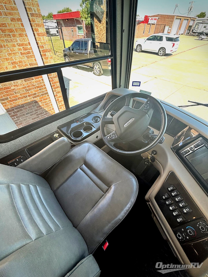 2020 Forest River Berkshire XL 40C Photo 8