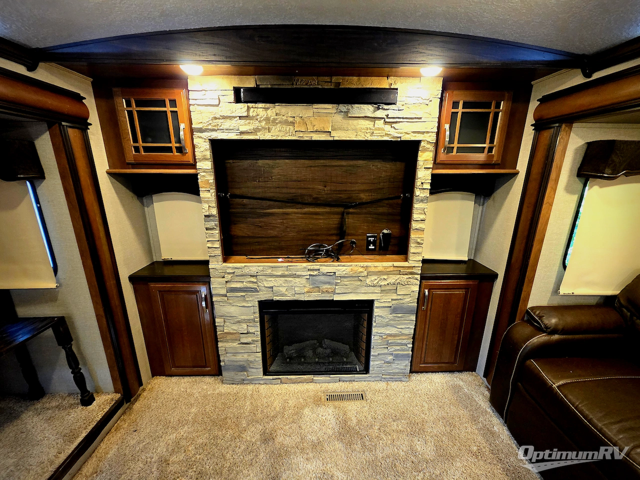 2017 Keystone Montana 3790RD Photo 6
