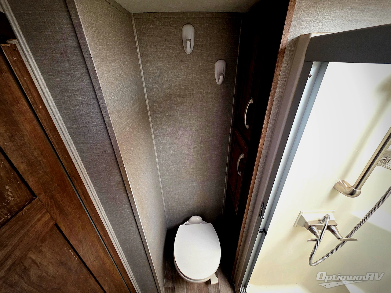 2017 Keystone Montana 3790RD Photo 14
