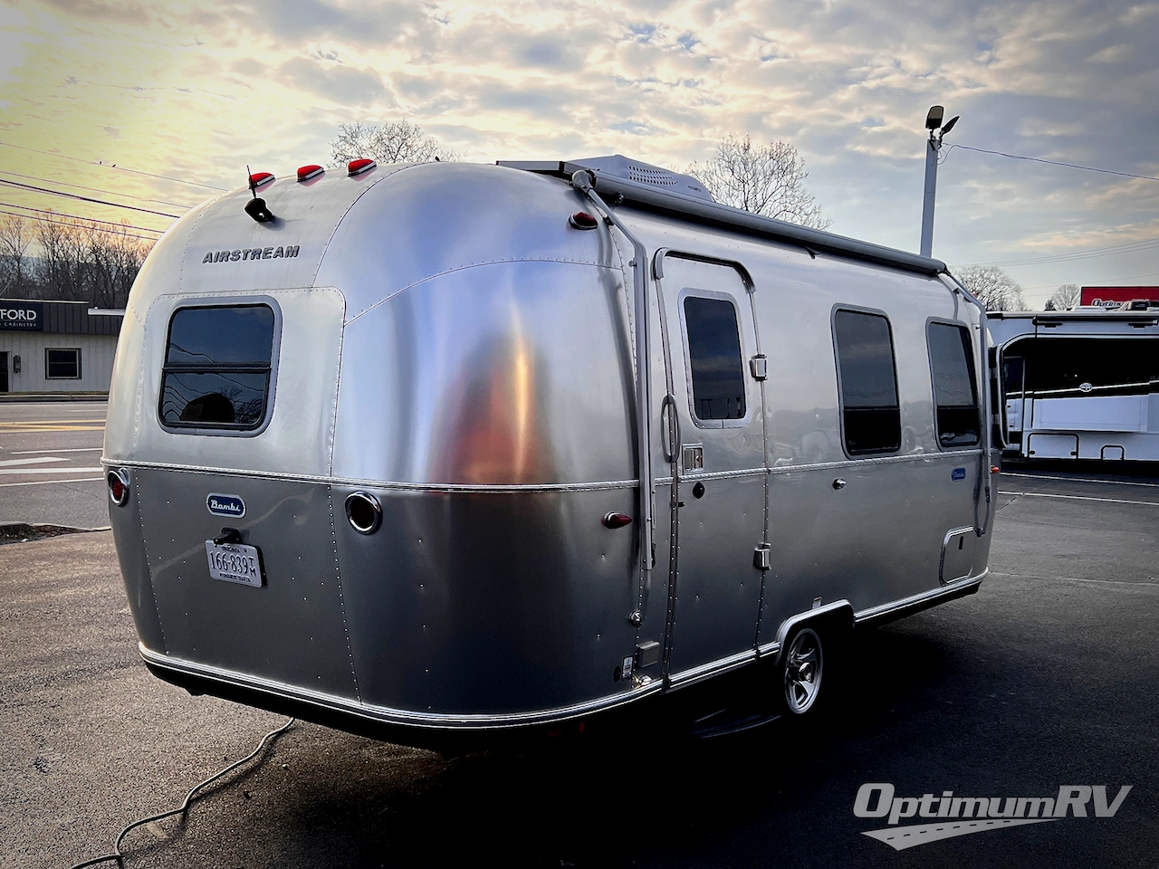 2022 Airstream Bambi 22FB Photo 2