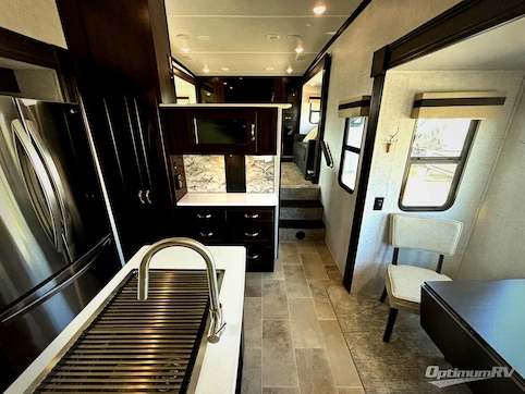 2021 Palomino Columbus 389FLC RV Photo 2