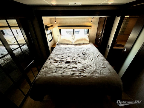 2021 Palomino Columbus 389FLC RV Photo 3
