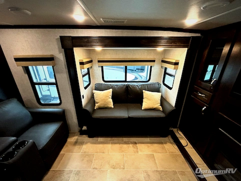 2021 Palomino Columbus 389FLC RV Photo 2