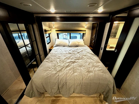 2021 Palomino Columbus 389FLC RV Photo 3