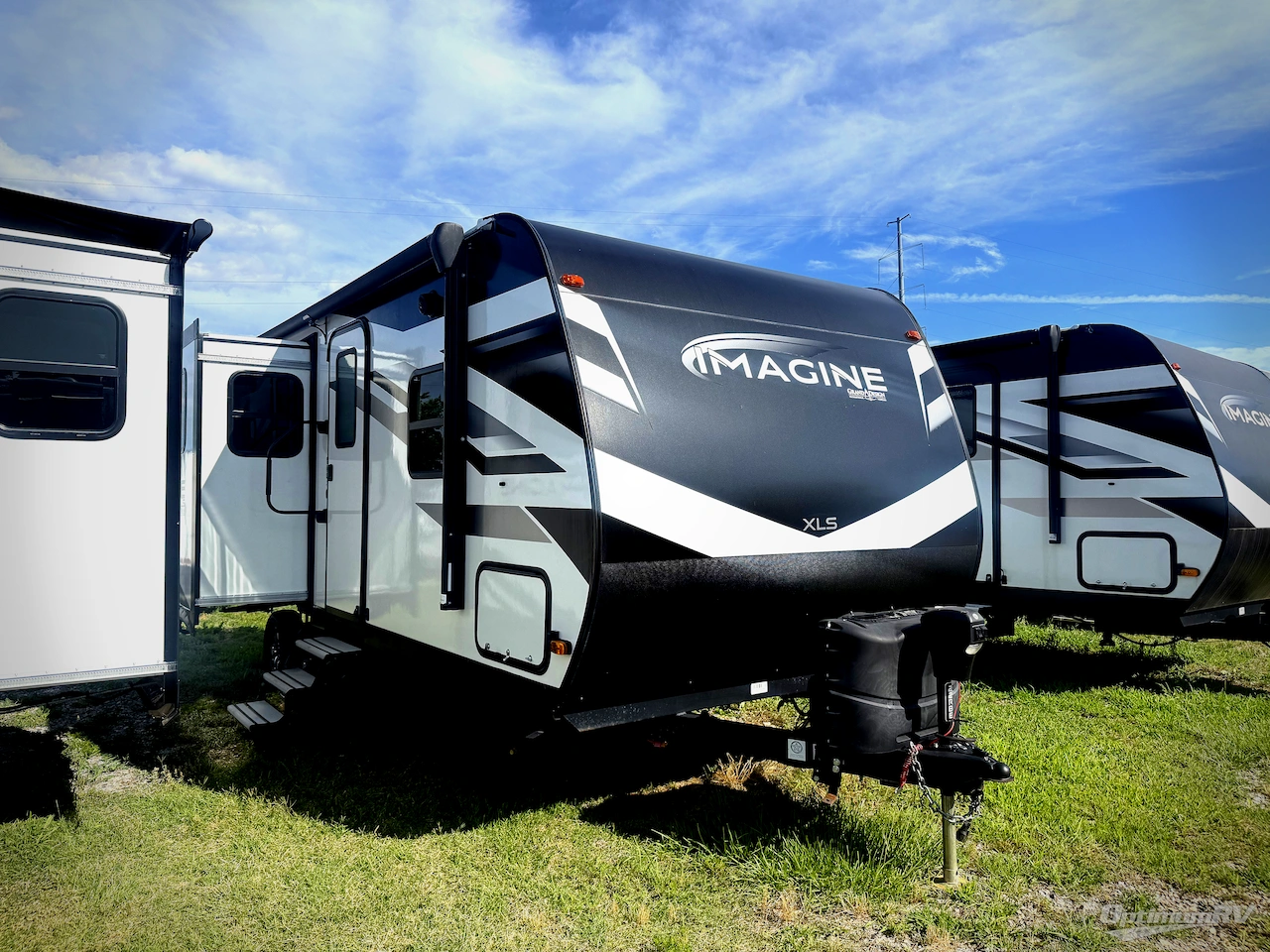 2023 Grand Design Imagine XLS 22RBE Photo 1