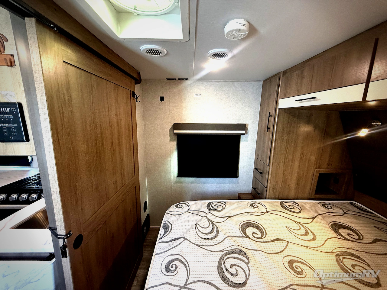 2023 Grand Design Imagine XLS 22RBE Photo 9