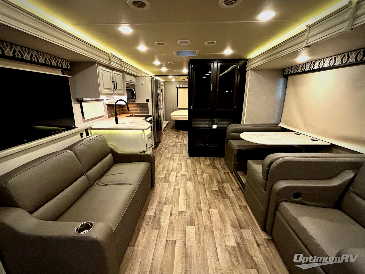2020 Jayco Precept 34G Photo 2