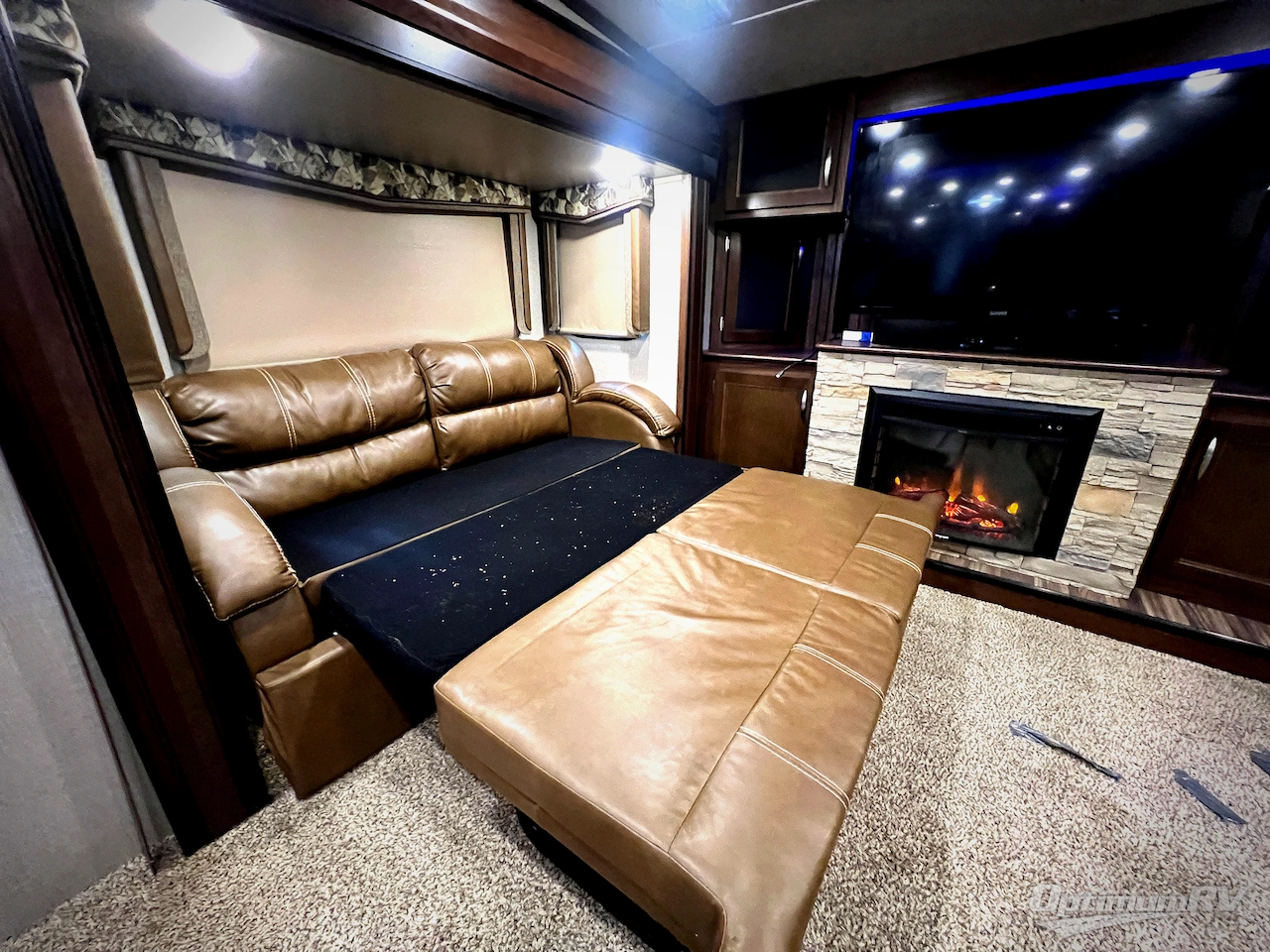 2017 Keystone Montana High Country 375FL Photo 12