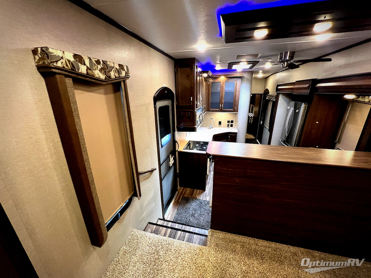2017 Keystone Montana High Country 375FL Photo 14
