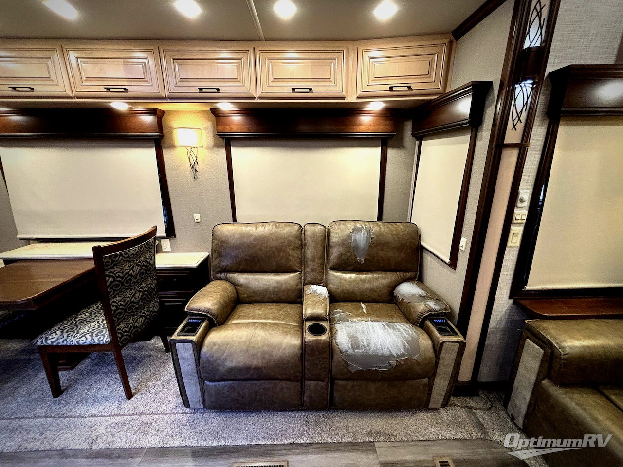 2019 DRV Luxury Suites Mobile Suites 36RSSB3 Photo 17