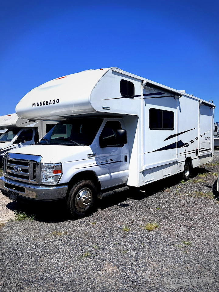 2019 Winnebago Outlook 27D Photo 3
