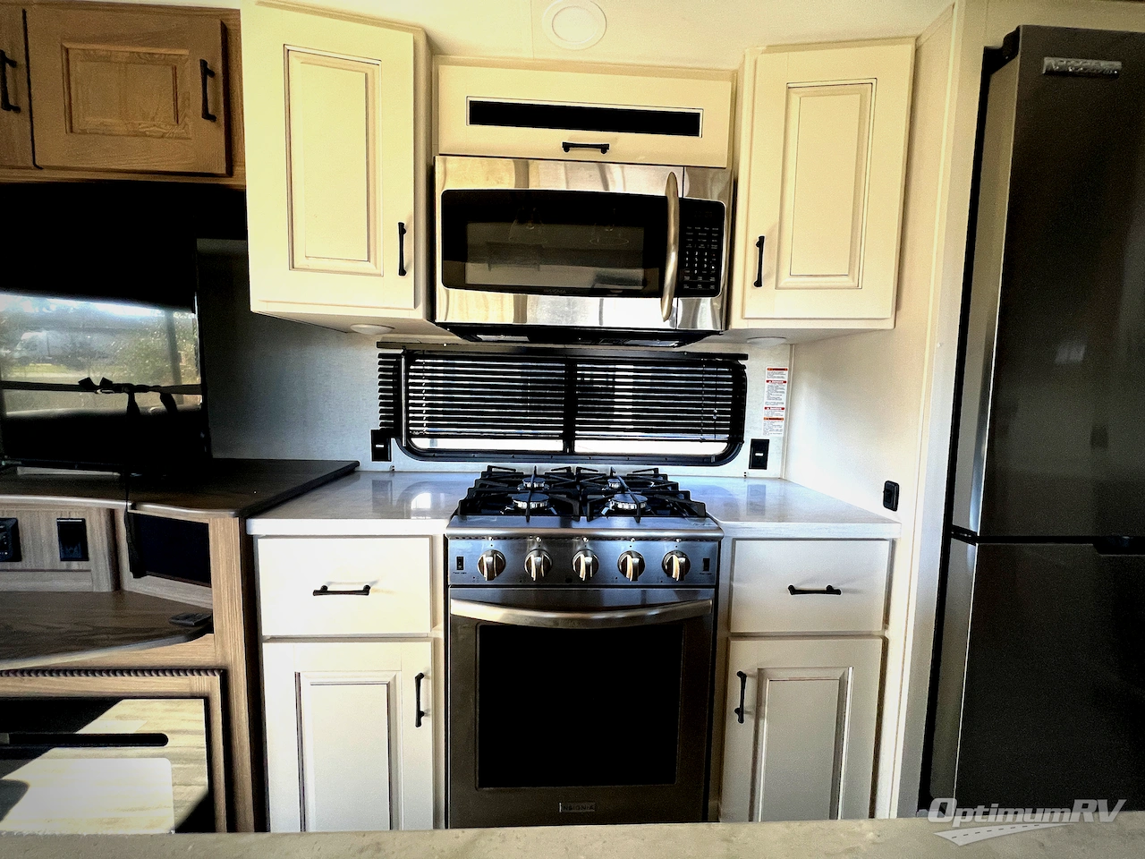 2023 Alliance Paradigm 340RL Photo 13