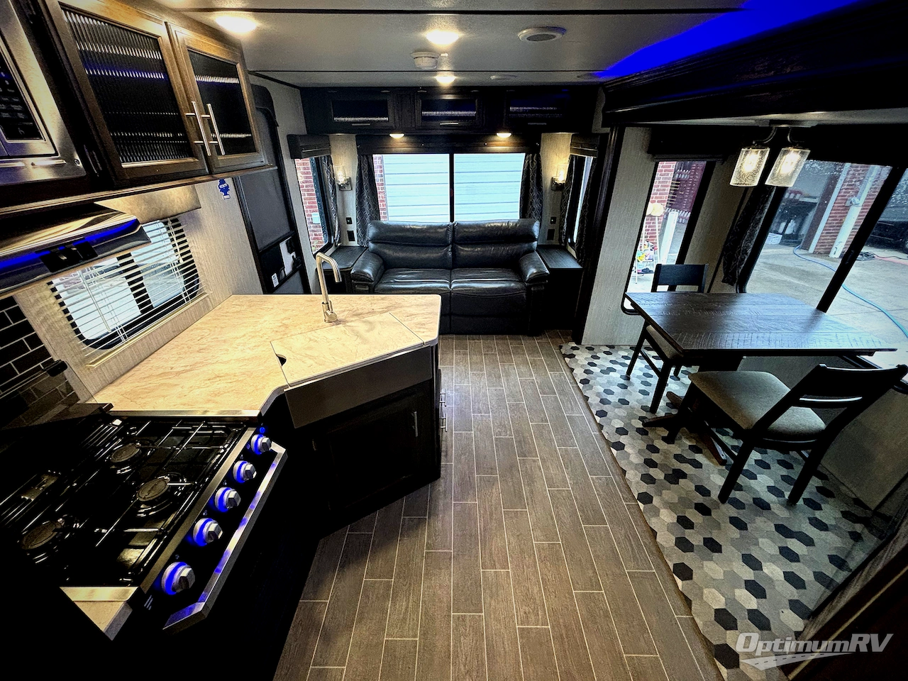 2020 Forest River Cherokee Alpha Wolf 23RDL Photo 5