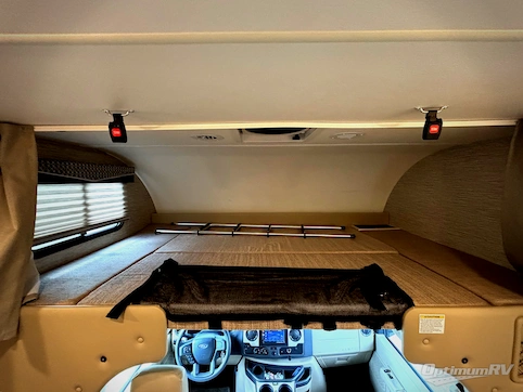 2022 Thor Chateau 28Z RV Photo 3