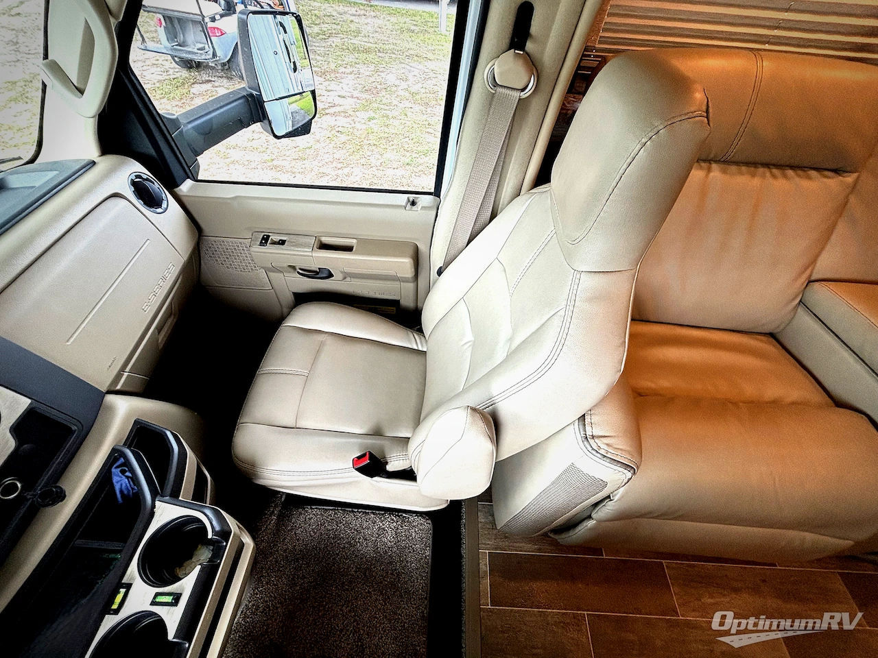 2022 Thor Chateau 28Z Photo 9