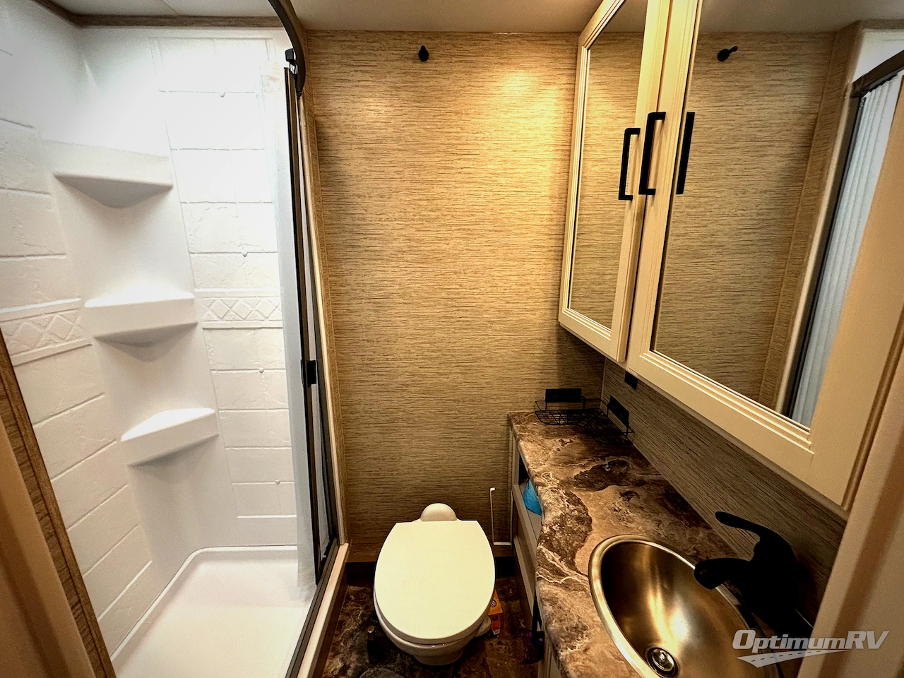 2022 Thor Chateau 28Z Photo 16