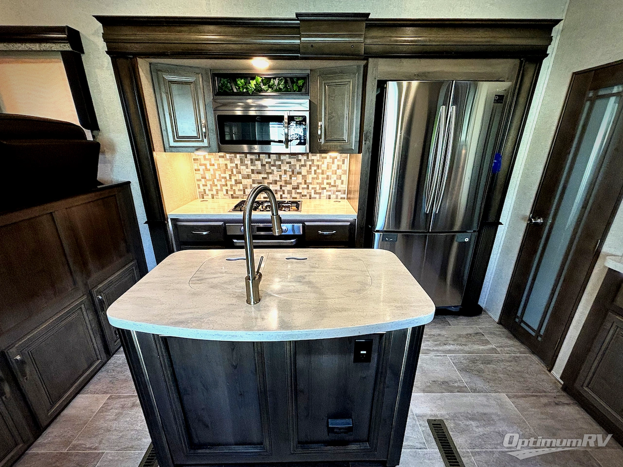 2019 Keystone Montana 3791RD Photo 4