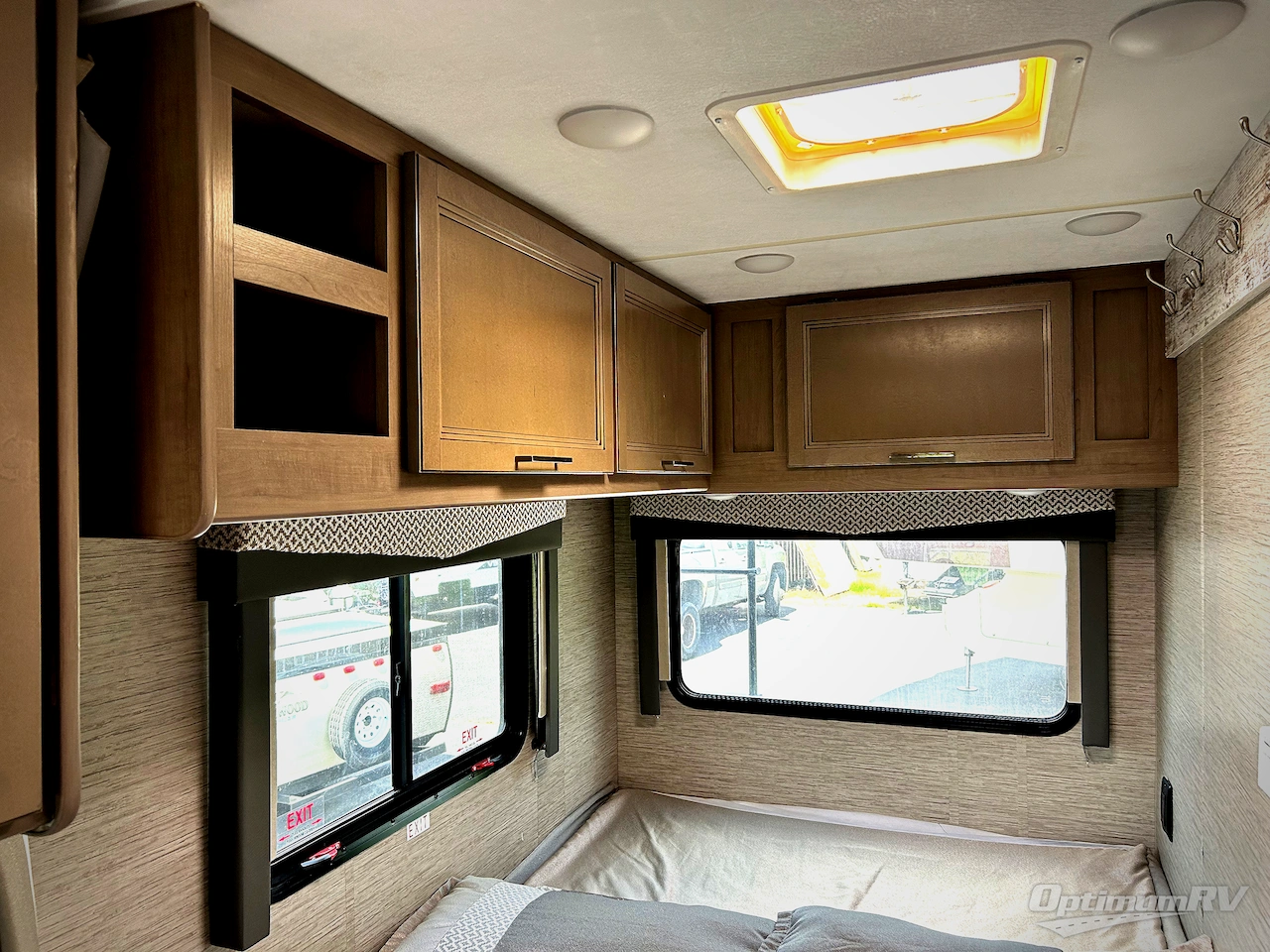2022 Thor Four Winds 23U Photo 16