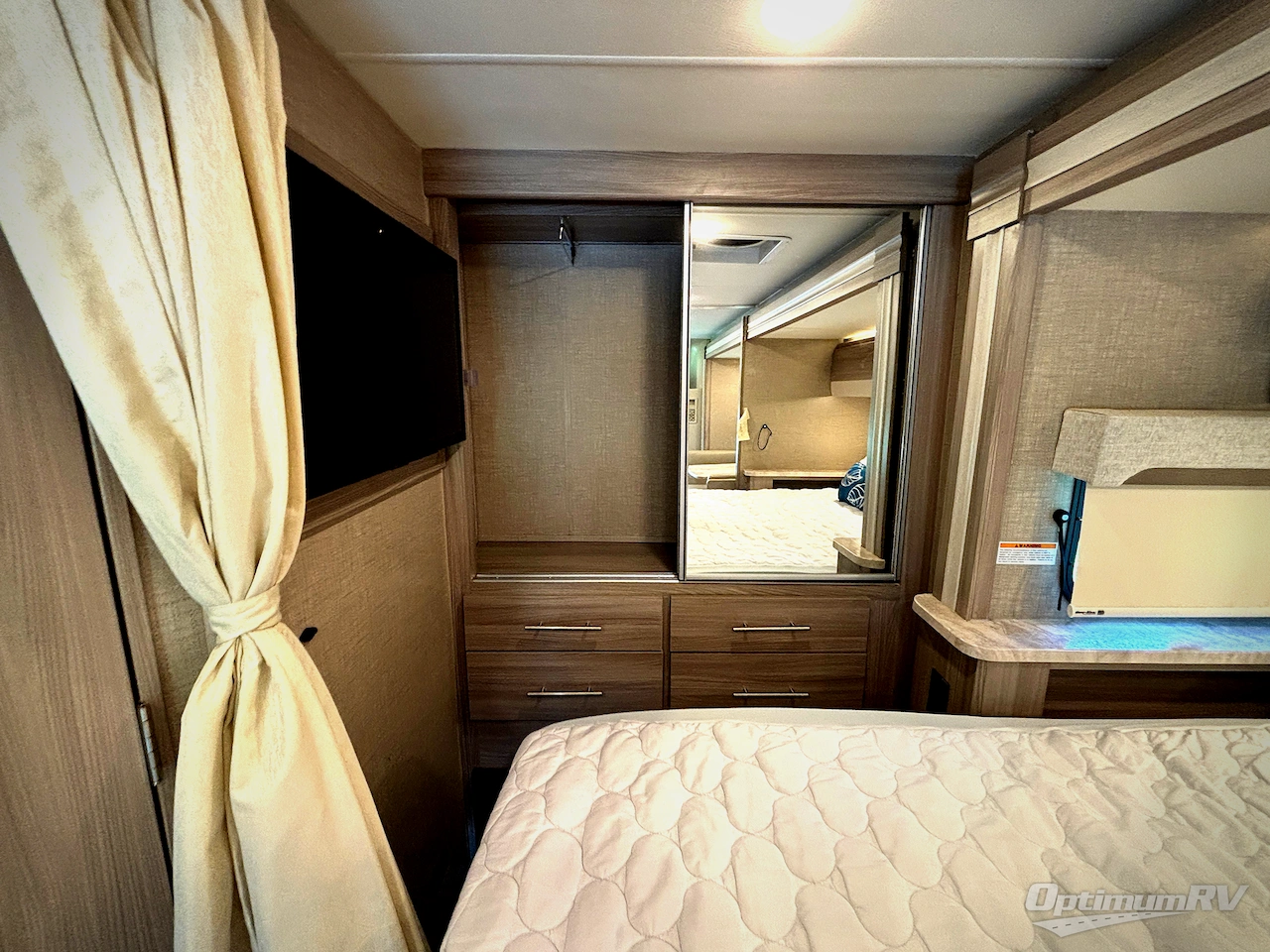 2023 Thor Compass 23TW Photo 13