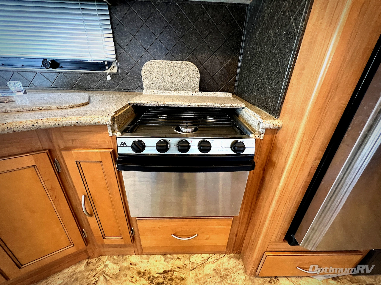 2016 Coachmen Mirada 35LS Photo 13