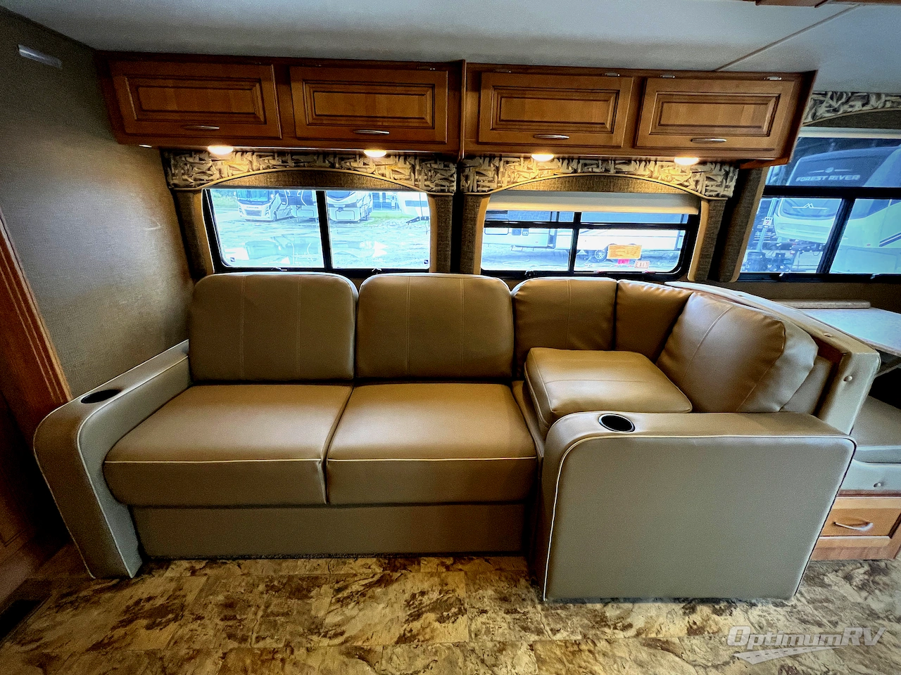 2016 Coachmen Mirada 35LS Photo 17